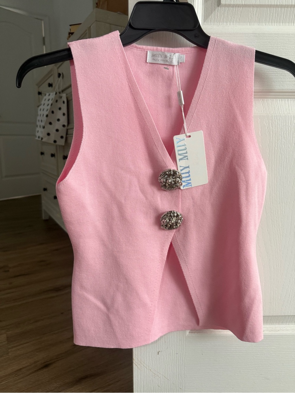Milly Pink Sleeveless V-Neck Knit Camisole with Decorative Silver Buttons